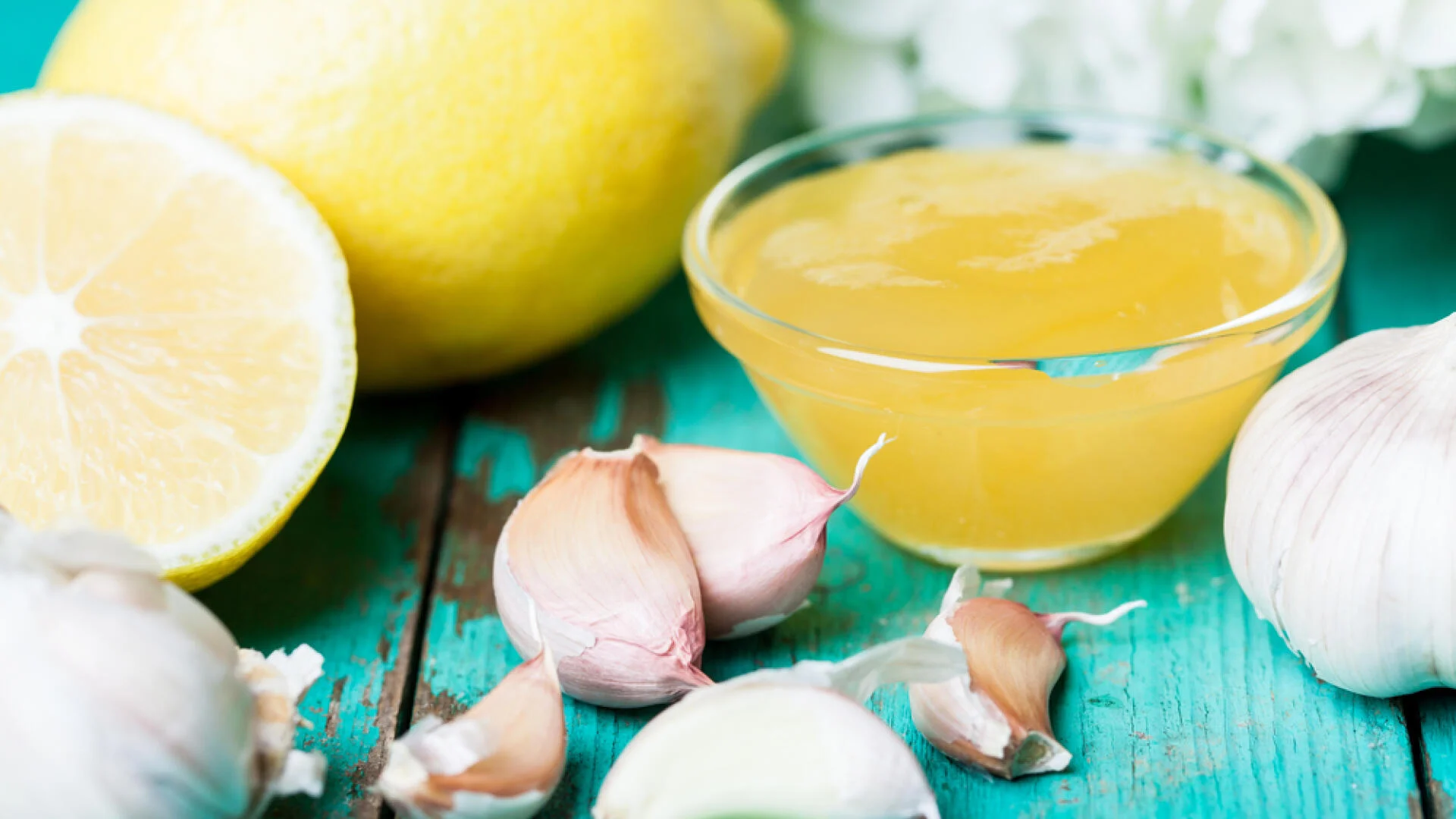 Pyszny syrop z cebuli czosnku, miodu i cytryny: Przepis na Uroczystą Kolację 2 syrop z cebuli czosnku, miodu i cytryny - Składniki