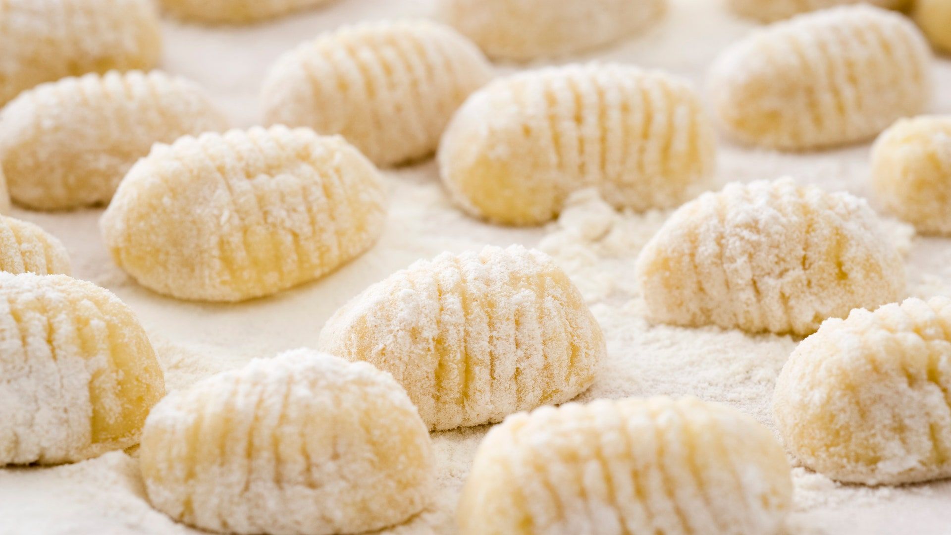 Najlepszy Przepis na gnocchi w sosie pomidorowym: Tradycyjny Polski Styl 2 gnocchi w sosie pomidorowym - Składniki